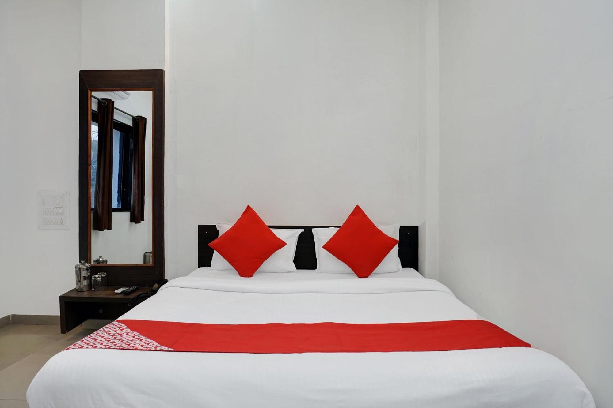 Super Hotel O Shirdi Sai Inn Екстериор снимка
