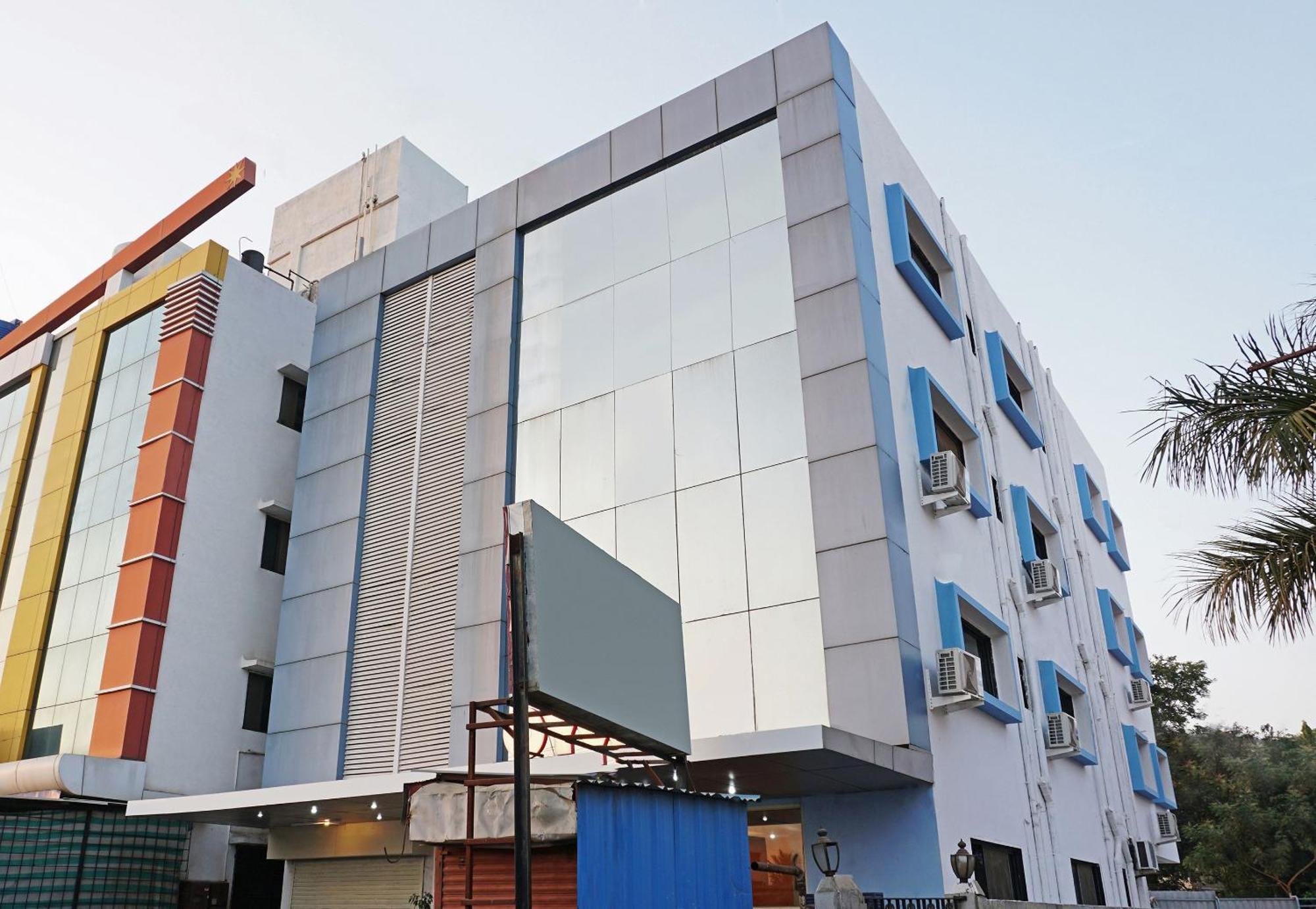 Super Hotel O Shirdi Sai Inn Екстериор снимка