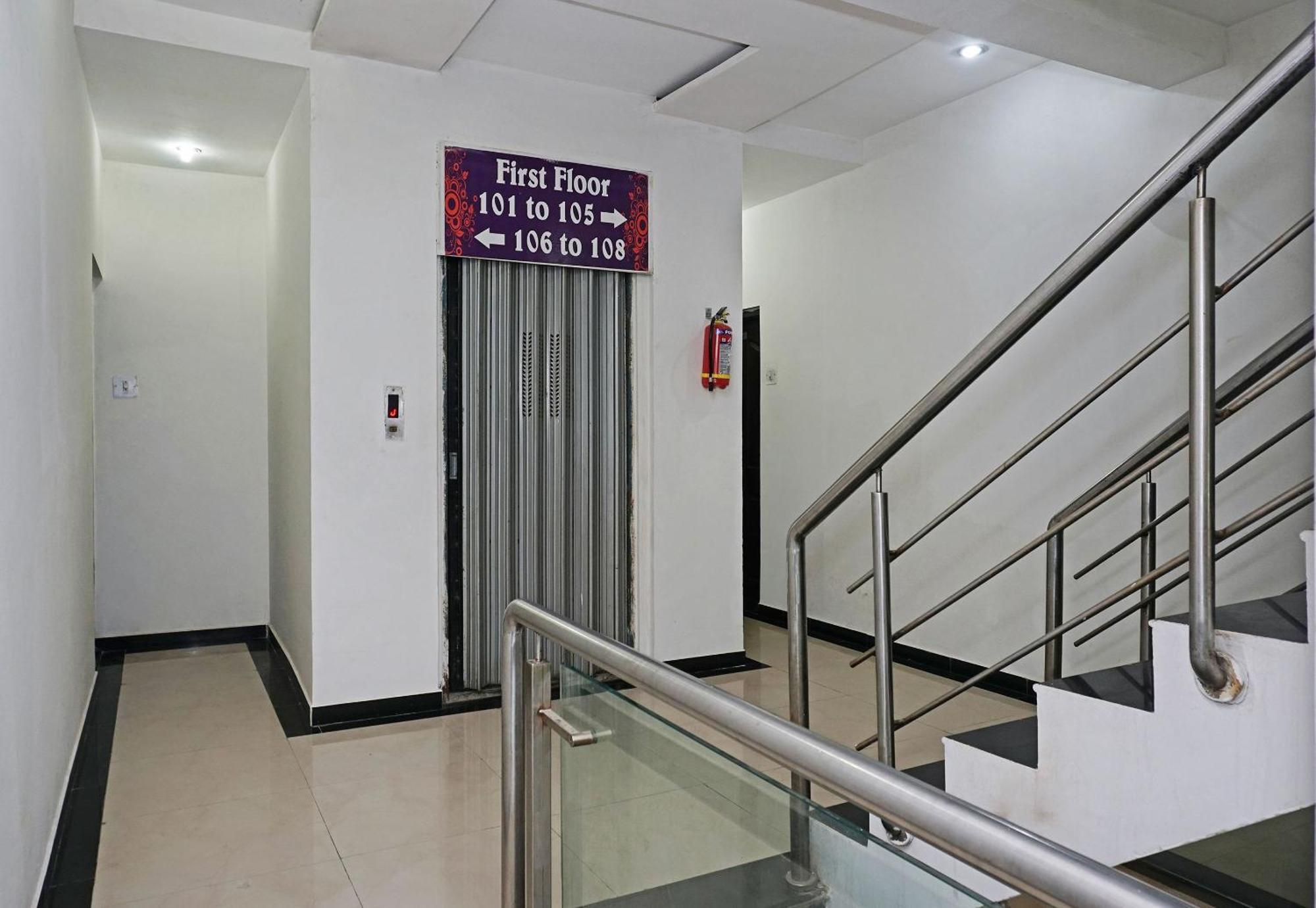Super Hotel O Shirdi Sai Inn Екстериор снимка