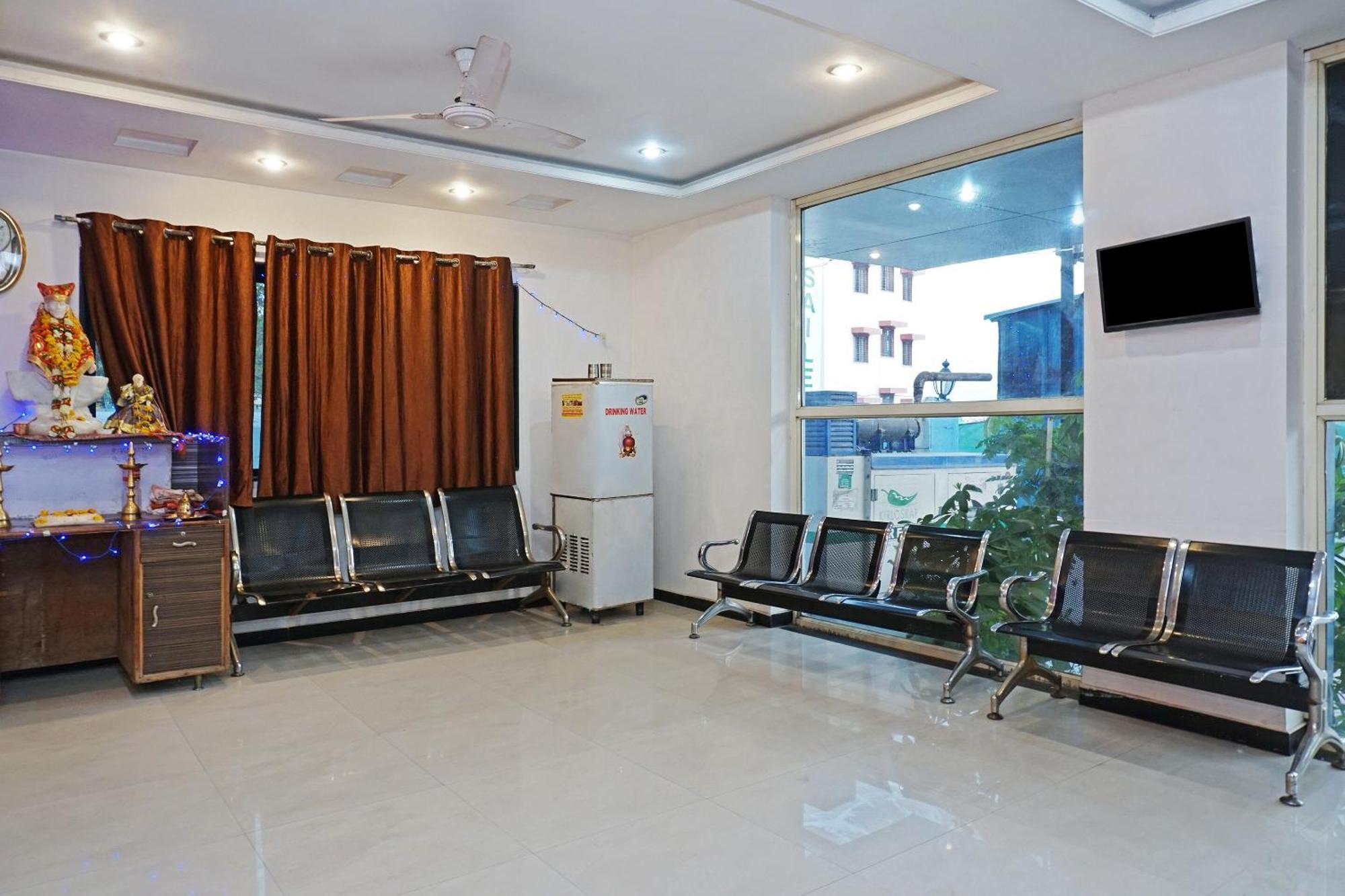 Super Hotel O Shirdi Sai Inn Екстериор снимка
